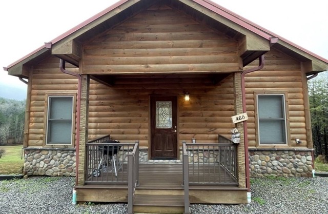 Ruby Bear - 2 Bedrooms, 1 Baths, Sleeps 4 by RedAwning
