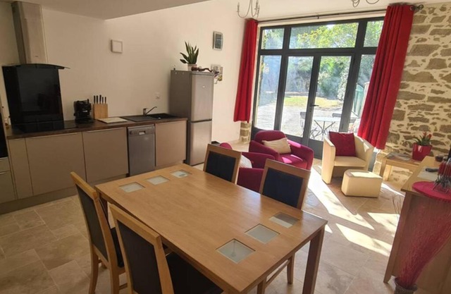 Ruby - Gîte 2 chambres dans vieux prieuré près de Carcassonne