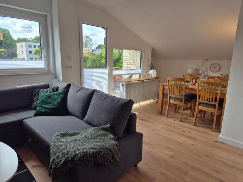 Ruhige 1-Zimmer Einliegerwohnung mit Küche und Bad in Großburgwedel