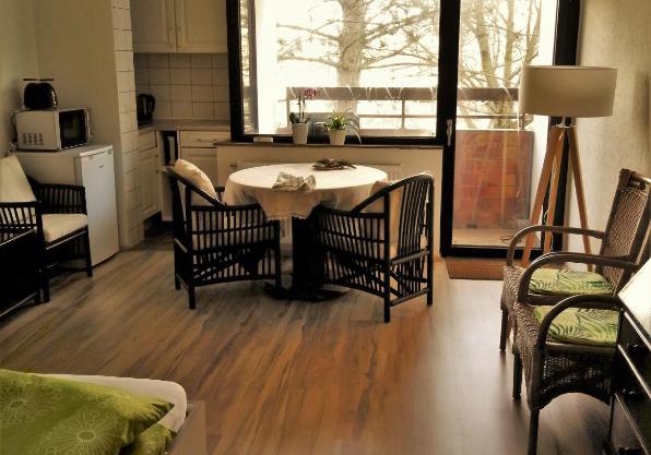 Ruhiges Apt. direkt am Naherholungsgebiet mit Seeblick, Zentrum 5min, Messe 18min