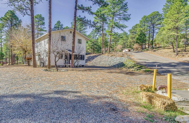 Ruidoso Retreat w/Grill ~ 3 Mi to Grindstone Lake