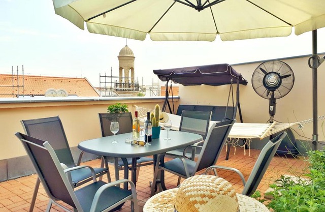 Rumbach Terrace Apartment