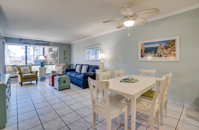 Runaway Bay 104 by SeaBreeze Vacation
