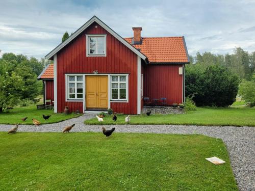 Rural 19Th Century House Near Götlunda