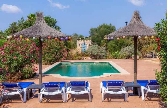 Rural charme with communal pool – Casa Geminis