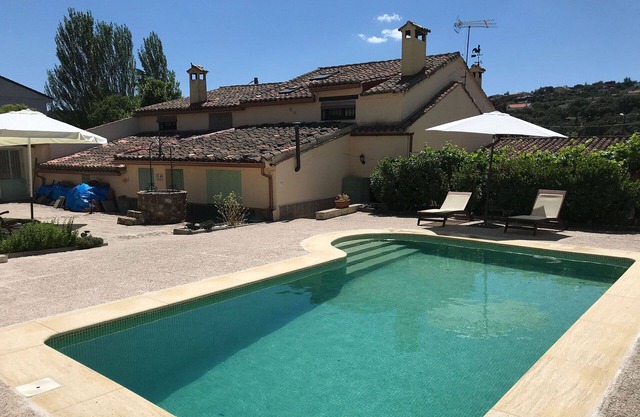 Rural house ideal for families or groups of friends, with pool and barbecue