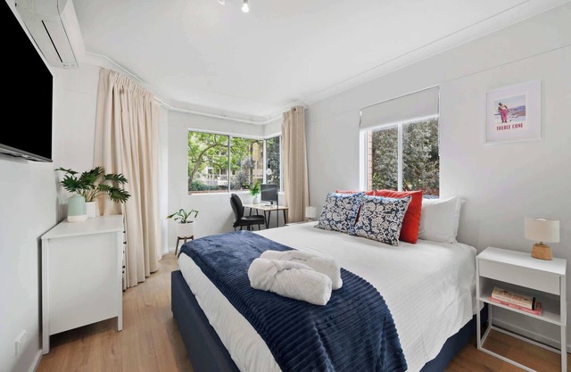 Rushcutters Bay Retreat with Balcony - New Listing