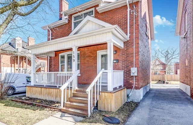 Rustic 4 bedroom fully renovated home in Oshawa