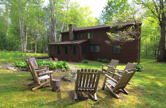 Rustic Catskills Cabin, on 3 acres, between Woodstock & Phoenicia