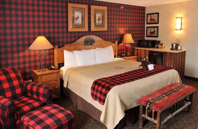 Rustic Charm Meets Modern Comfort near Pony Express Museum