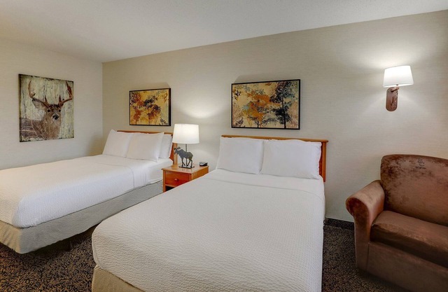 Rustic Elegance by the Mississippi River! Rustic Amenities & 2 Pools
