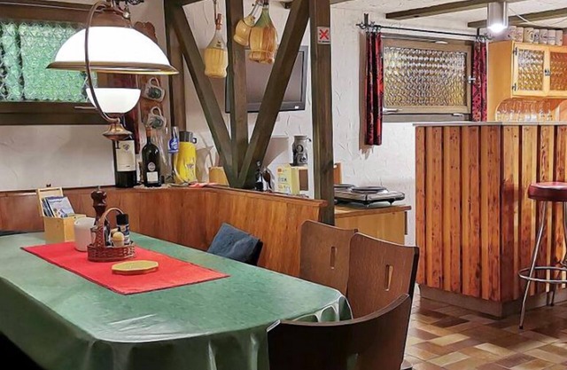 Rustic fully equipped apartment with free WiFi