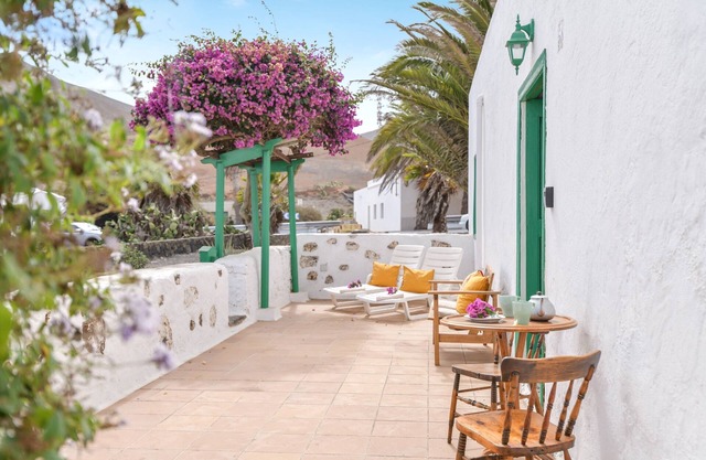 Rustic Holiday Home "Casa Rural Tamia" with Terrace and Mountain View, Wi-Fi