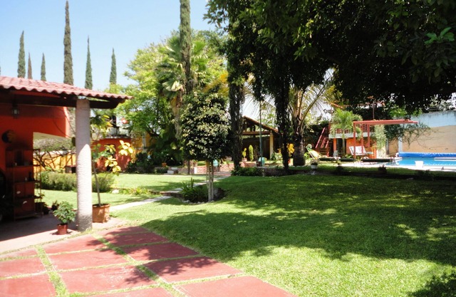 Rustic house with private pool and garden (pet friendly)