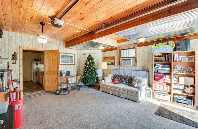 Rustic Jefferson Retreat w/Fire Pit: Near Athens!