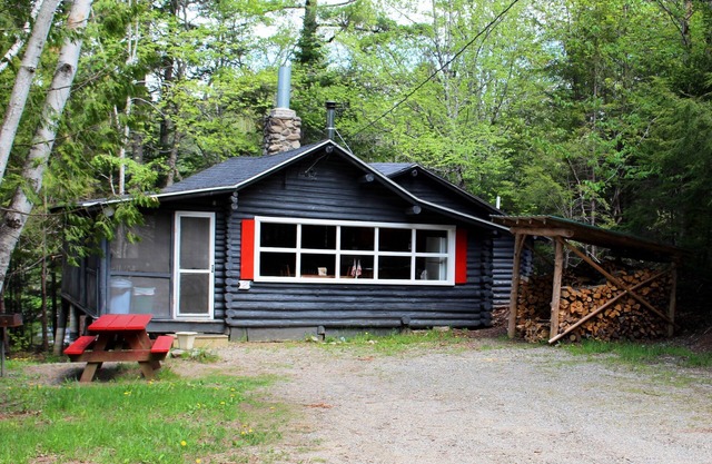 Rustic log cottage, River-view, Pet-friendly, Downeast Maine