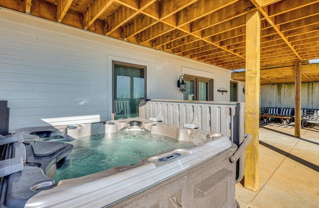 Rustic Missouri Vacation Rental w/Hill Views!