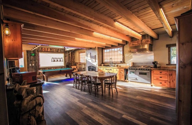 Rustic Mountain Modern Retreat from vacant restaurant to cozy mountain lodge