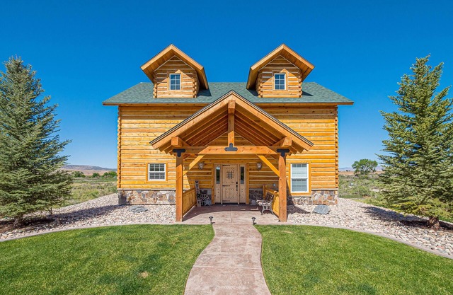 Rustic Retreat: Handcrafted Serenity & Cozy Charm