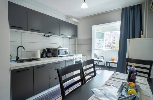 Rustic & Spacious 3BR Apartment