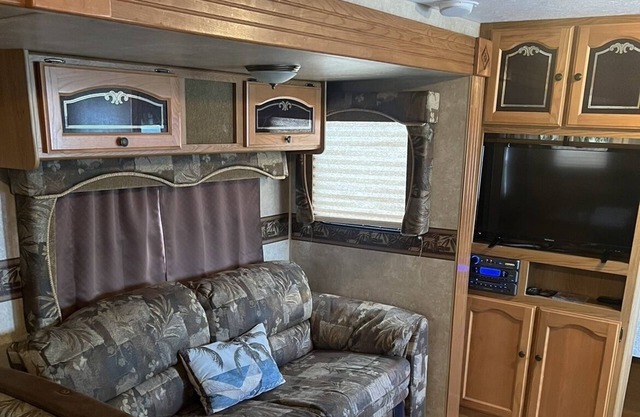 Rustic Stay - Camper Experience