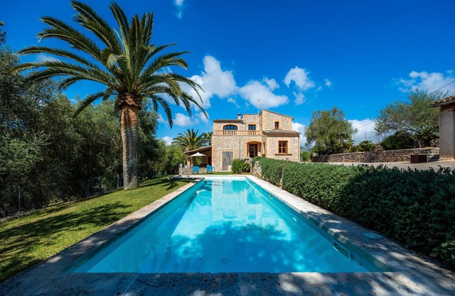 Rustikale Finca mit Pool, Garten, WLAN, Klimaanlage und Balkon; Parkplätze vorhanden