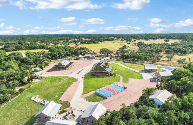 RusTx Ranch | Sleeps up to 51!