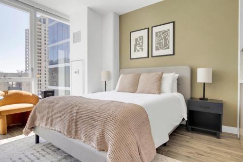 S Loop Studio w Lounge Pool Gym nr Grant Park CHI-761
