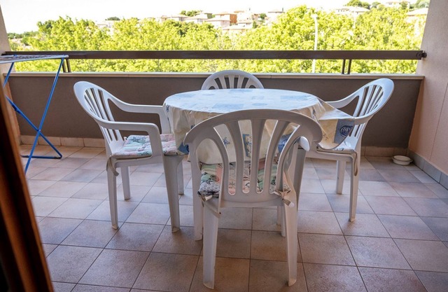 S220 - Sirolo, three-room apartment in the center with terrace