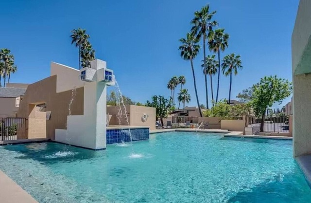 Sabino Canyon Condo w/Pool and Spa