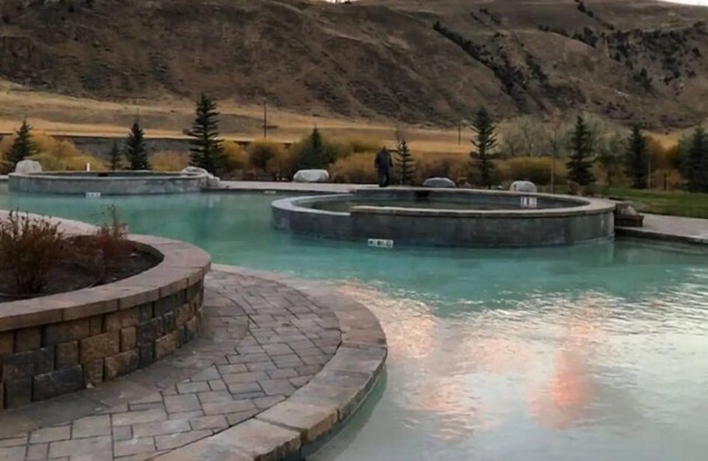 Saddle Ridge Retreat just 10 min from Yellowstone National Park