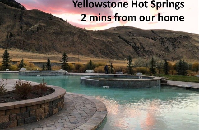 Saddle Ridge Retreat - your rustic Yellowstone getaway