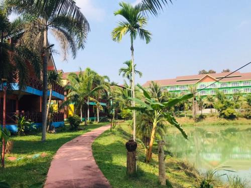 Saensukkho Hotel & Resort