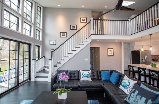 Sag Modern Home: Htd Pool, Pvt. Beach Access, Walk to Town, 50% OFF 3rd Week