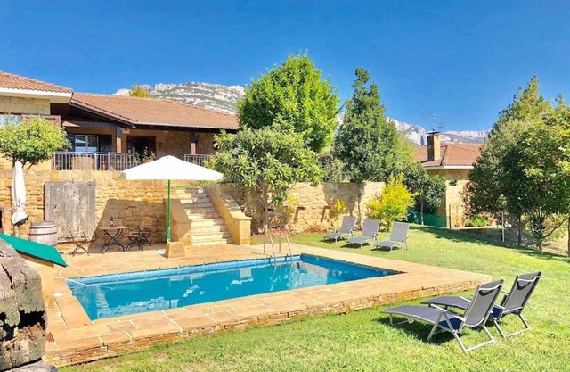 SagastiEnea Villa con Piscina y Tenis en la Rioja