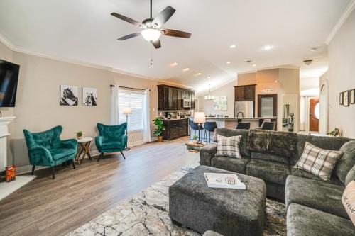 Saginaw Home with Fenced Yard 11 Mi to Fort Worth!