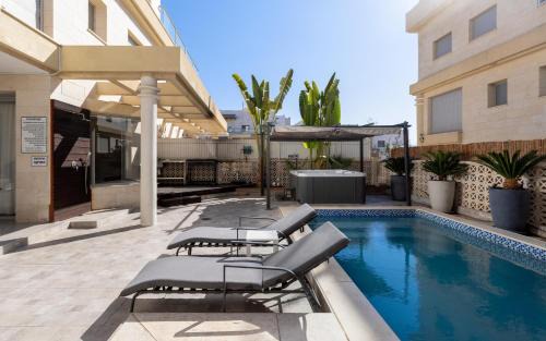 Sahara - Designed Duplex with a private pool