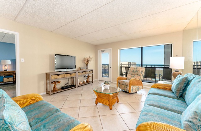Saida IV 603 - Cozy Beachfront Condo, Private Balcony, Small Dog Friendly, Oceanfront Pools & Spas