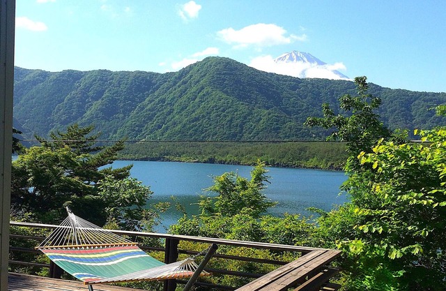 Saiko Lakefront cabin for 10/Fuji view BBQ/Jacuzzi/petOK/5min dr Kawaguchi Lake