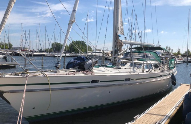 Sailaway with Lyra B&B this winter to the Dutch islands or stayonly with friends have more fun in Medemblik or