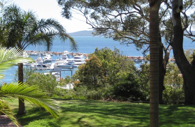 Sailfish, 4,46 Magnus Street- Unit with water views and close to town