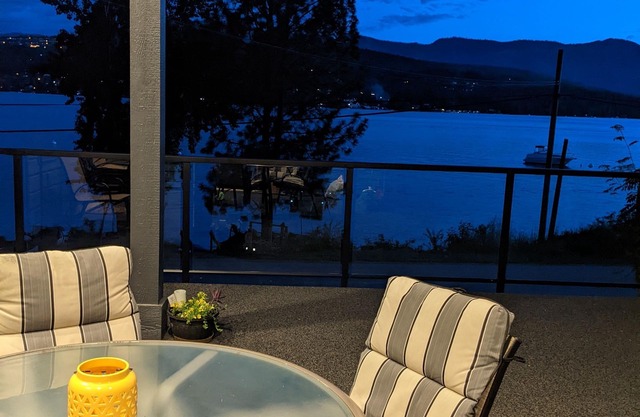 Sailing Suite on the Sunny Shuswap!