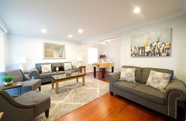 Saint Charles Rental