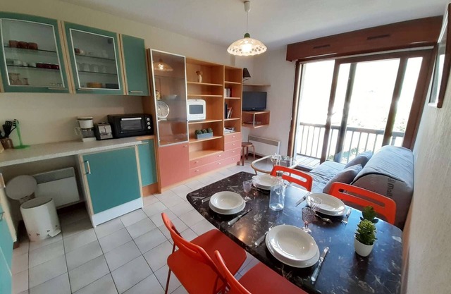 Saint-Lary-Soulan: T2, 4 people, west view, balcony, elevator, near Pla d'Adet