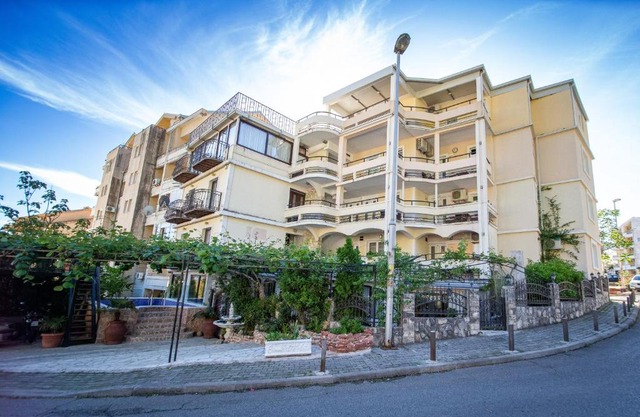 Saki Apartments