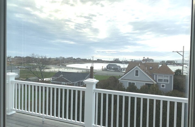 Sakonnet Point Harbor View Beach Access