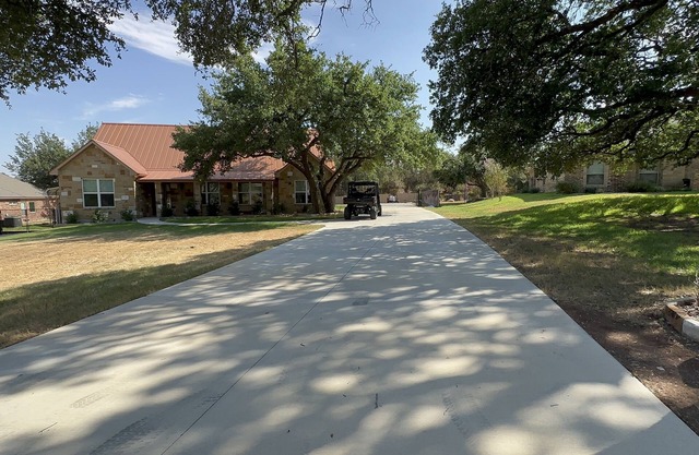 Salado home/great neighborhood!