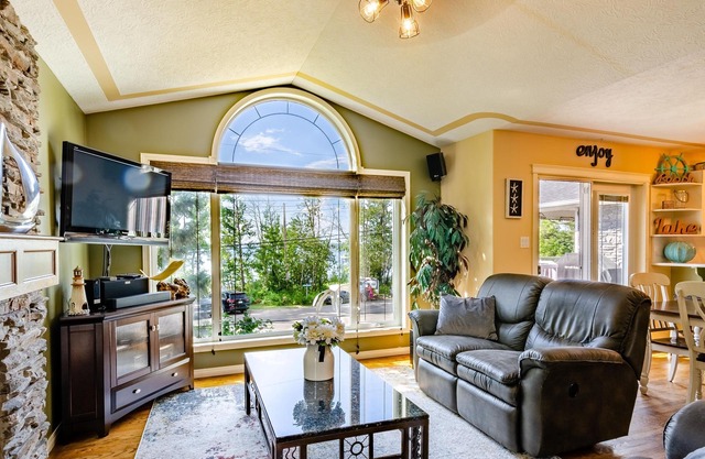 SALE On Now 4 September! LAKEFRONT with Gorgeous VIEWS! Stunning 4 or 5 bdrm!