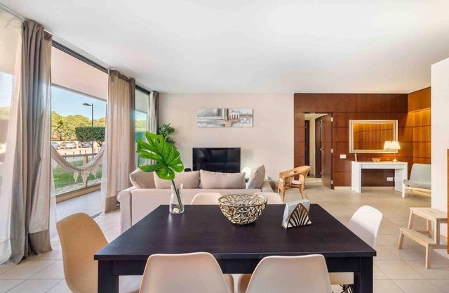 Salgados Beach House 2-Bedroom & 7 Pools
