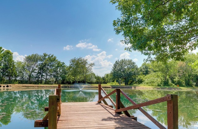Sallisaw Cabin with Deck and Community Amenities!